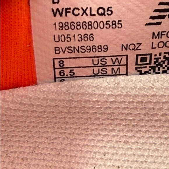 New Balance Fuel Cell Rebel v5  women’s 8 Neon Red and Black Sneakers S3 - Picture 6 of 6